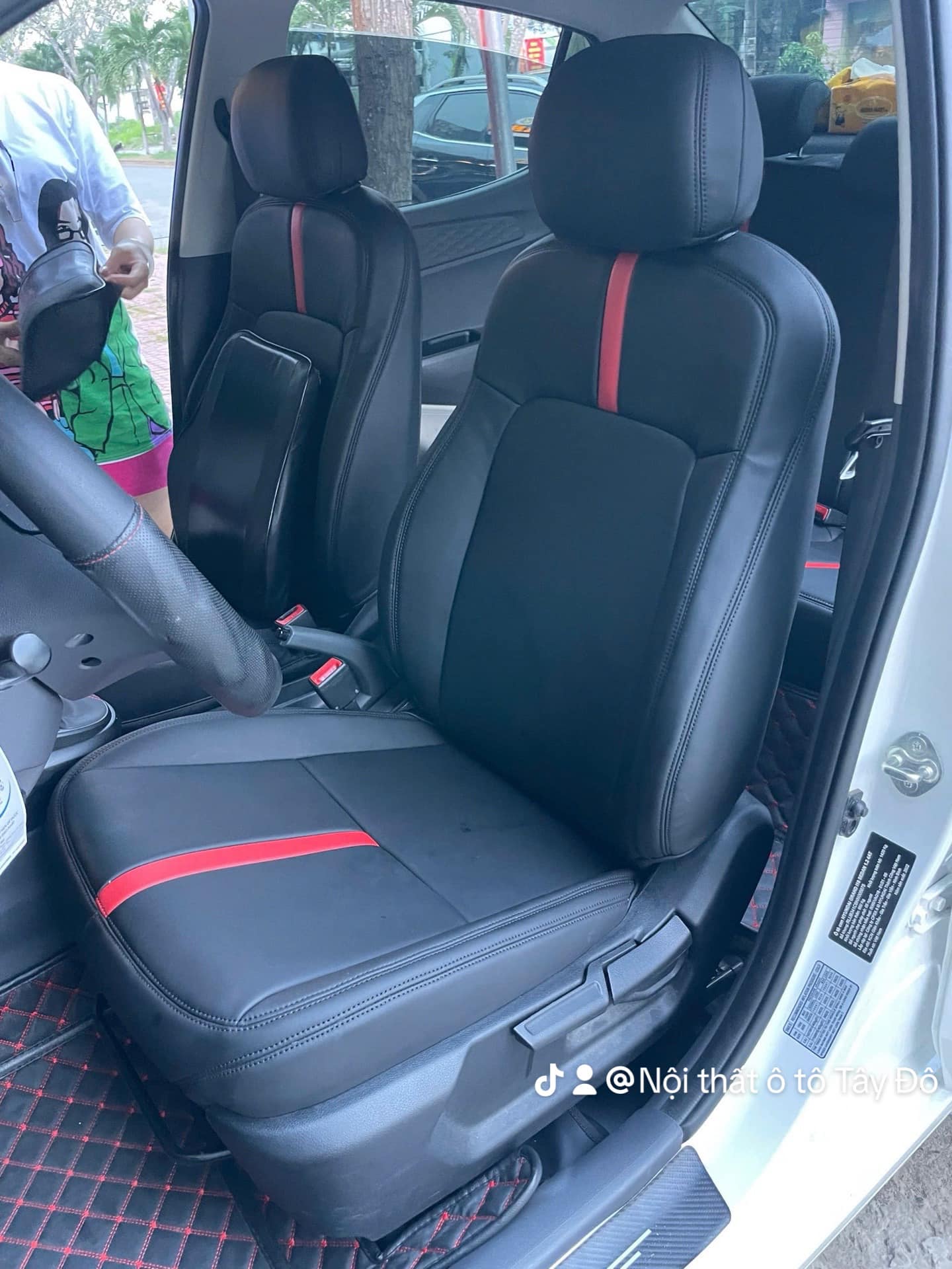 Hyundai i10 bọc ghế da Nappa